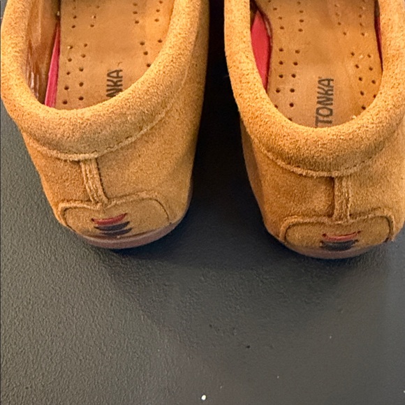 Minnetonka Brown Moccasins with Embroidery - Picture 4 of 9